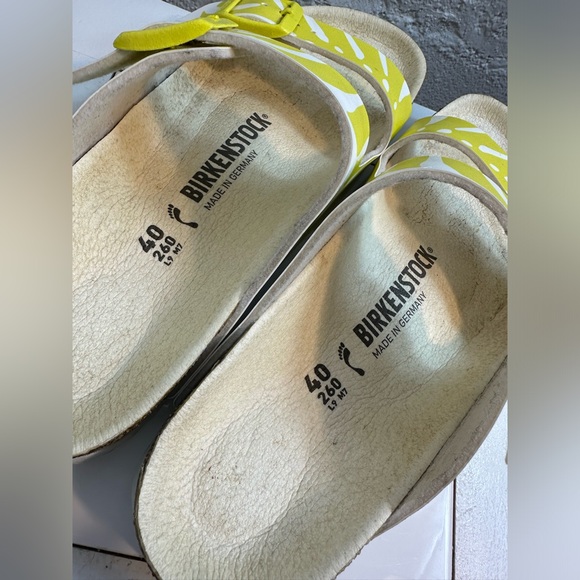 Birkenstocks Birko Flor White Yellow Rare Two Strap Printed Sandals Size 40 US 9 - Picture 11 of 11